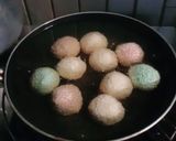 Foto langkah ke 5 dari resep Onde Onde Pasta Kacang Hijau Pandan.