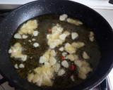 Foto del paso 3 de la receta: Espaguetis con bacalao al pil pil