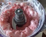 Une image de l'étape 2 de Glace express à la fraise.