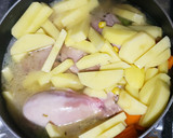 Foto del paso 4 de la receta: Estofado de pollo tipo arvejado