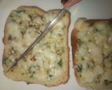 A picture of step 4 of Cheese garlic bread.
