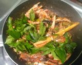 Foto langkah ke 3 dari resep Tongkol Suwir Pedas.