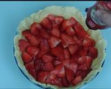 Foto del paso 7 de la receta: Tarta de Fresas Rellena de Crema Pastelera Fácil¡