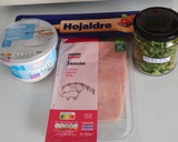 Foto del paso 2 de la receta: Comida caliente día 1>Segundo plato>Hojaldre de jamón, queso y perejil