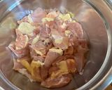A picture of step 2 of Garlic Chicken Linguine.