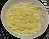 A picture of step 1 of Fried Green Papaya.