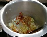 A picture of step 2 of Cabbage Curry.