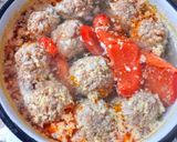 Klasszikus paradicsomos húsgombóc recept fázis 2 fotója
