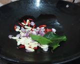 Foto langkah ke 2 dari resep Tumis Bunga Pepaya dan Ikan Teri.