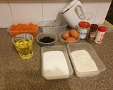Foto langkah ke 1 dari resep Carrot cake plus raisins.