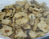 Foto del paso 12 de la receta: Filetes de pollo agridulces con manzana y champiñones