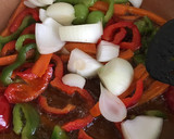 Foto del paso 2 de la receta: Arroz rojo vegetariano 🥕🍅
