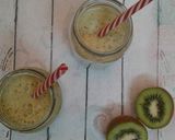 A picture of step 1 of Kiwi & banana smoothie 🍹.