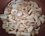 Foto del paso 6 de la receta: Fideos con calamares y gambones