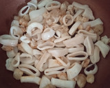 Foto del paso 6 de la receta: Fideos con calamares y gambones