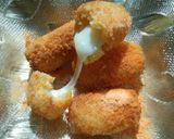 Foto langkah ke 4 dari resep Mozarella goreng.