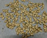 Foto del paso 2 de la receta: Snack: semillas de zapallo