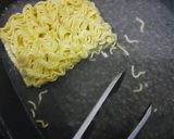 Foto langkah ke 1 dari resep Sosis gulung mie mudah.