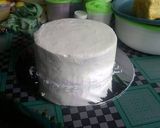 Foto langkah ke 7 dari resep Kue Ulang Tahun Karakter Hello Kitty.