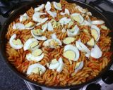 Foto del paso 4 de la receta Fusilli con salsa de tomate casero y huevos duros