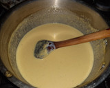 Foto del paso 4 de la receta: Chile de agua relleno de huitlacoche con espejo de crema de pimiento y gusanito de maguey