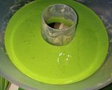 Foto langkah ke 2 dari resep Bolu Pandan Kukus (No Mixer).