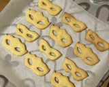 Foto del passaggio 8 della ricetta Biscotti mascherine di Carnevale