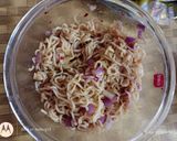 A picture of step 3 of Spicy cheesy egg noodles.