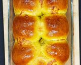 A picture of step 4 of Minced meat and cheese stuffed buns.