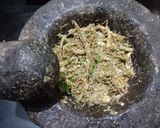 सुक्या बोंबीलाची चटणी /ठेचा (sukya bombilachi chutney recipe in marathi) रेसिपी स्टेप 2 फोटो 