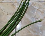 Foto langkah ke 3 dari resep Oseng Sosis Bunga Bawang.