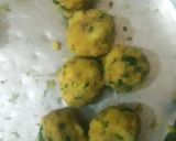 A picture of step 4 of Mumbai style batata bada.