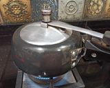 मूंग दाल हलवा कुकर में(moongdaal halwa cooker me recipe in hindi) रेसिपी चरण 2 फोटो