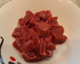 Foto del paso 2 de la receta: Estofado de venado con setas sobre puré de patatas