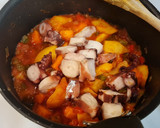 Foto del paso 5 de la receta: Pulpo guisado con patatas y calabaza