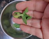 तुलसी अदरक की चाय रेसिपी चरण 1 फोटो