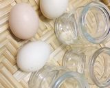 Hình bước làm 1 của món Trứng Gà Ngâm Mật Ong