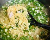 A picture of step 5 of Egg noodles in chicken broth.