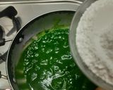 A picture of step 3 of Tri colour goli idli.