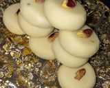 मिल्क पाउडर पेड़ा (milk powder peda recipe in Hindi) रेसिपी चरण 2 फोटो
