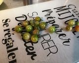 Une image de l'étape 4 de Conserves de piments verts aux tomates, ail et herbes aromatiques.