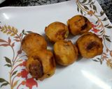 A picture of step 4 of Mumbai's famous popular dish vada pav.
