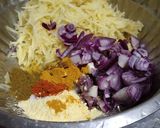 A picture of step 6 of Aloo pakoda.