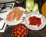 Foto del paso 1 de la receta: Pechugas de pollo a la plancha con cogollos y tira de pimiento asado