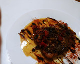 Foto del paso 3 de la receta: Muslo de pollo deshuesado al horno en salsa de verduras y soja