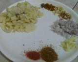 A picture of step 4 of Aalu paratha.