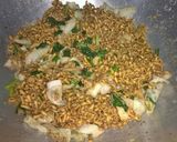 Foto langkah ke 7 dari resep Mie Goreng Jawa.