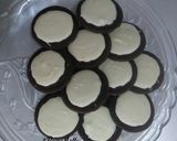 A picture of step 3 of Homemade white chocolates.