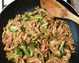 A picture of step 3 of Shredded Chicken Breast with Broccoli.