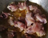 Foto langkah ke 2 dari resep Ayam goreng mentega.